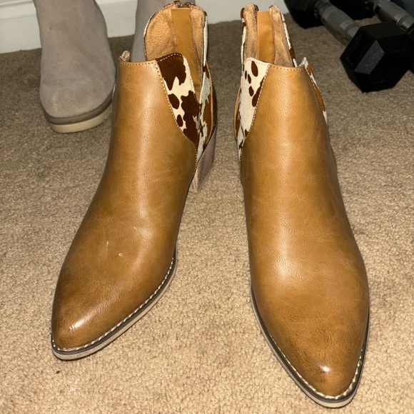 Brand new cow print booties - Picture 4 of 5